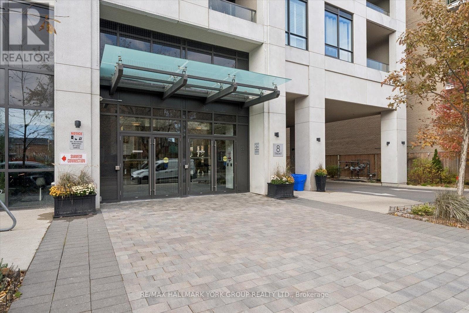 805 - 8 TRENT AVENUE — Toronto (East End-Danforth), Ontario - Main photo