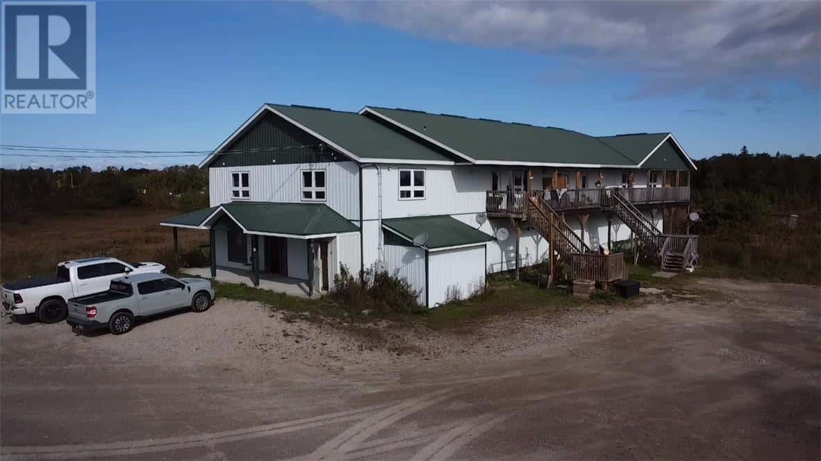 86 Vankoughnet E — Little Current, Ontario - Photo 2 of 76