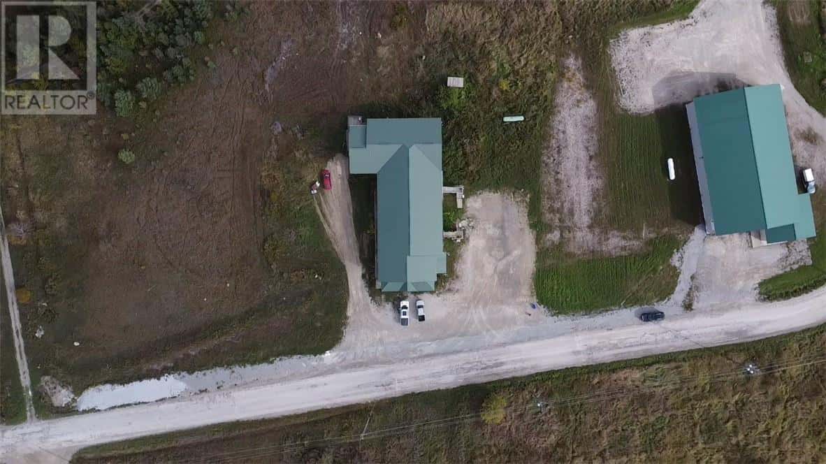 86 Vankoughnet E — Little Current, Ontario - Photo 4 of 76