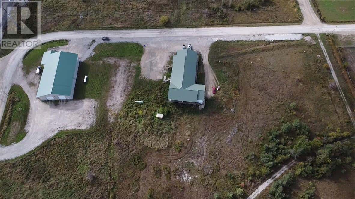 86 Vankoughnet E — Little Current, Ontario - Photo 5 of 76