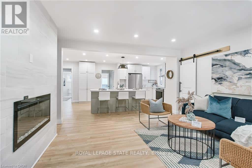 1 - 10 COMET AVENUE — Hamilton (Hamilton Beach), Ontario - Photo 3 of 21