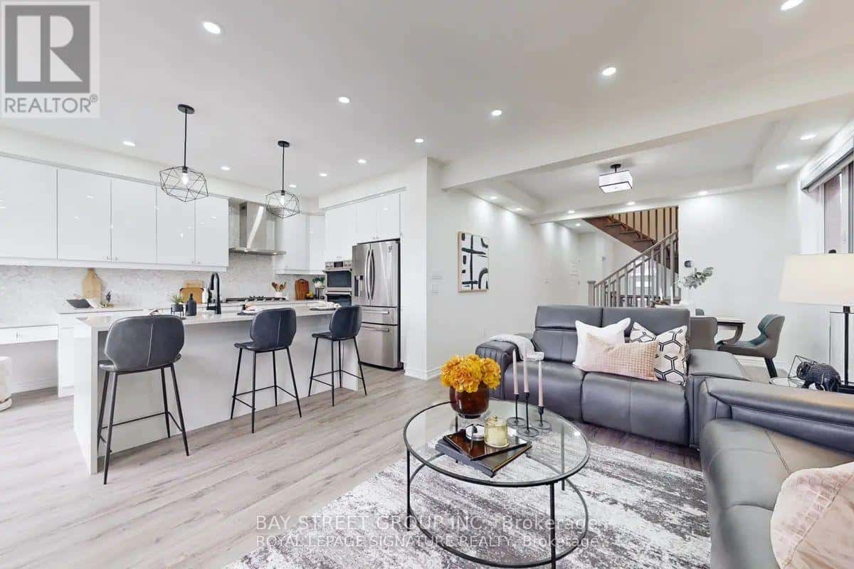 49 BRODEN CRESCENT — Whitby, Ontario - Photo 3 of 39