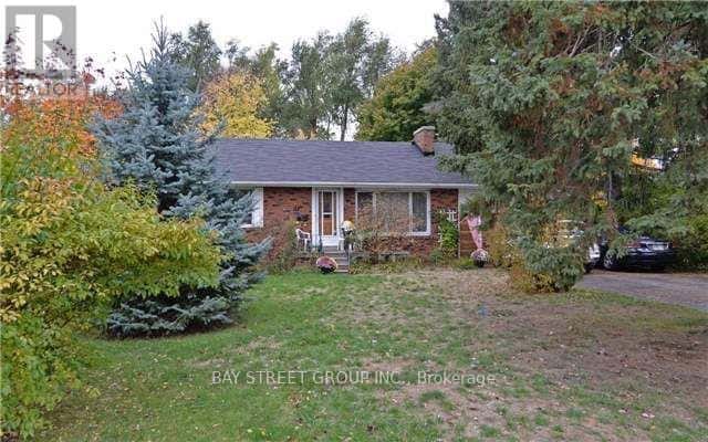 14 HONEYBOURNE CRESCENT — Markham (Bullock), Ontario - Photo 2 of 3