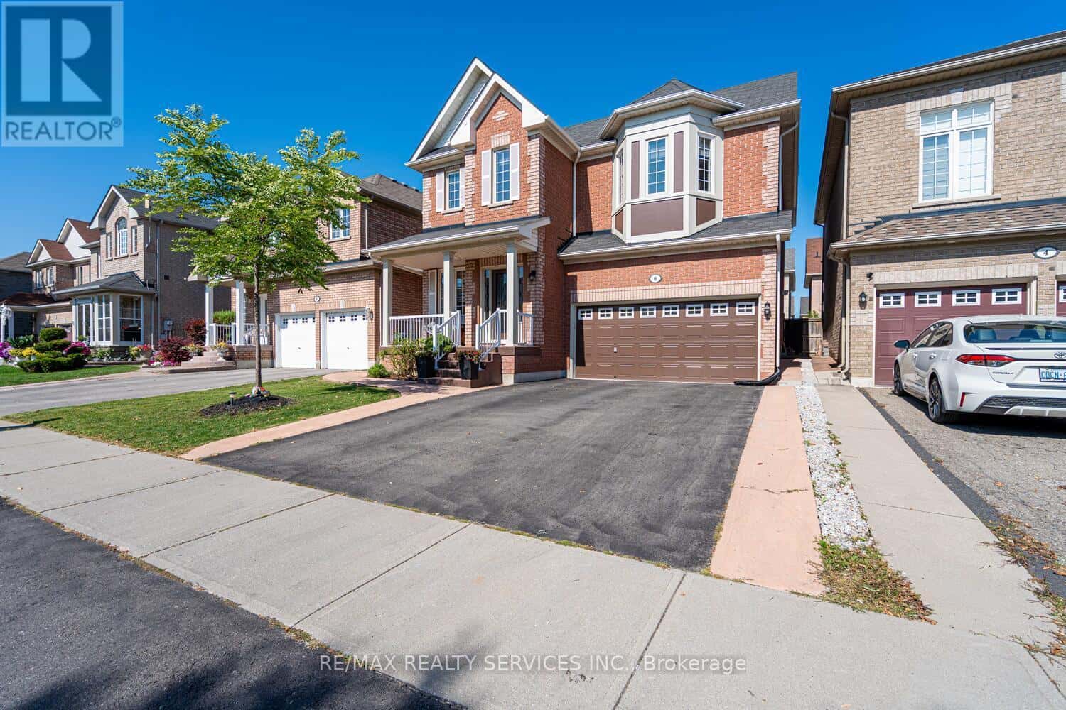 6 FOXHOLLOW ROAD — Brampton (Northwest Sandalwood Parkway), Ontario - Photo 3 of 50