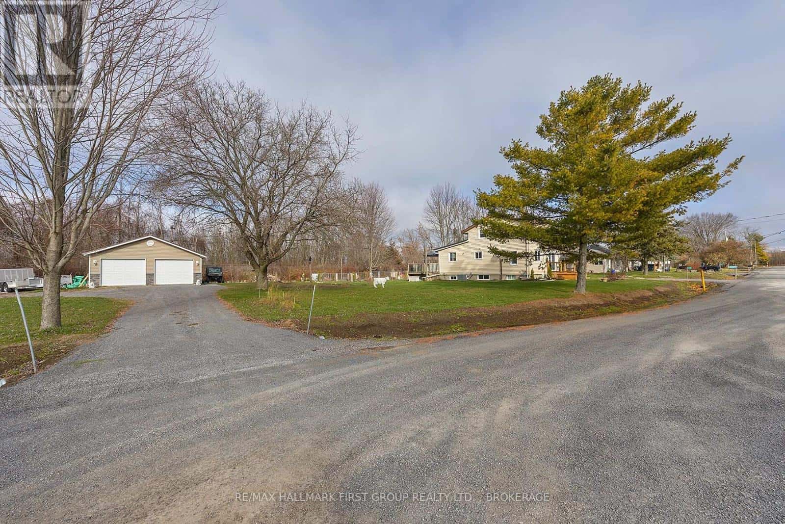 475 ABSALOM ROAD — Loyalist (Lennox and Addington - South), Ontario - Photo 2 of 42