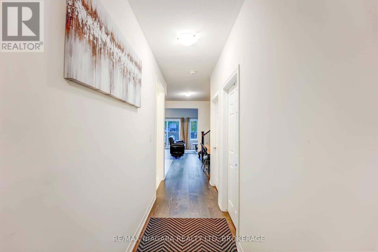 90 HILLCREST ROAD — Port Colborne (Main Street), Ontario - Photo 4 of 29