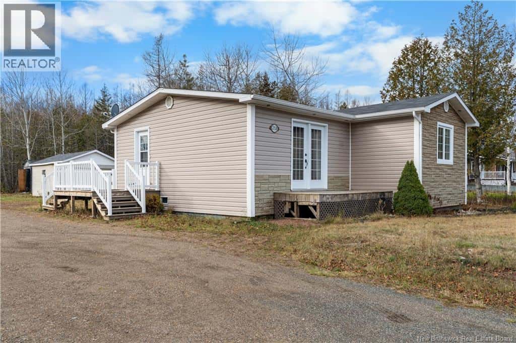 258 Principale — Pointe-Verte, New Brunswick - Photo 4 of 31