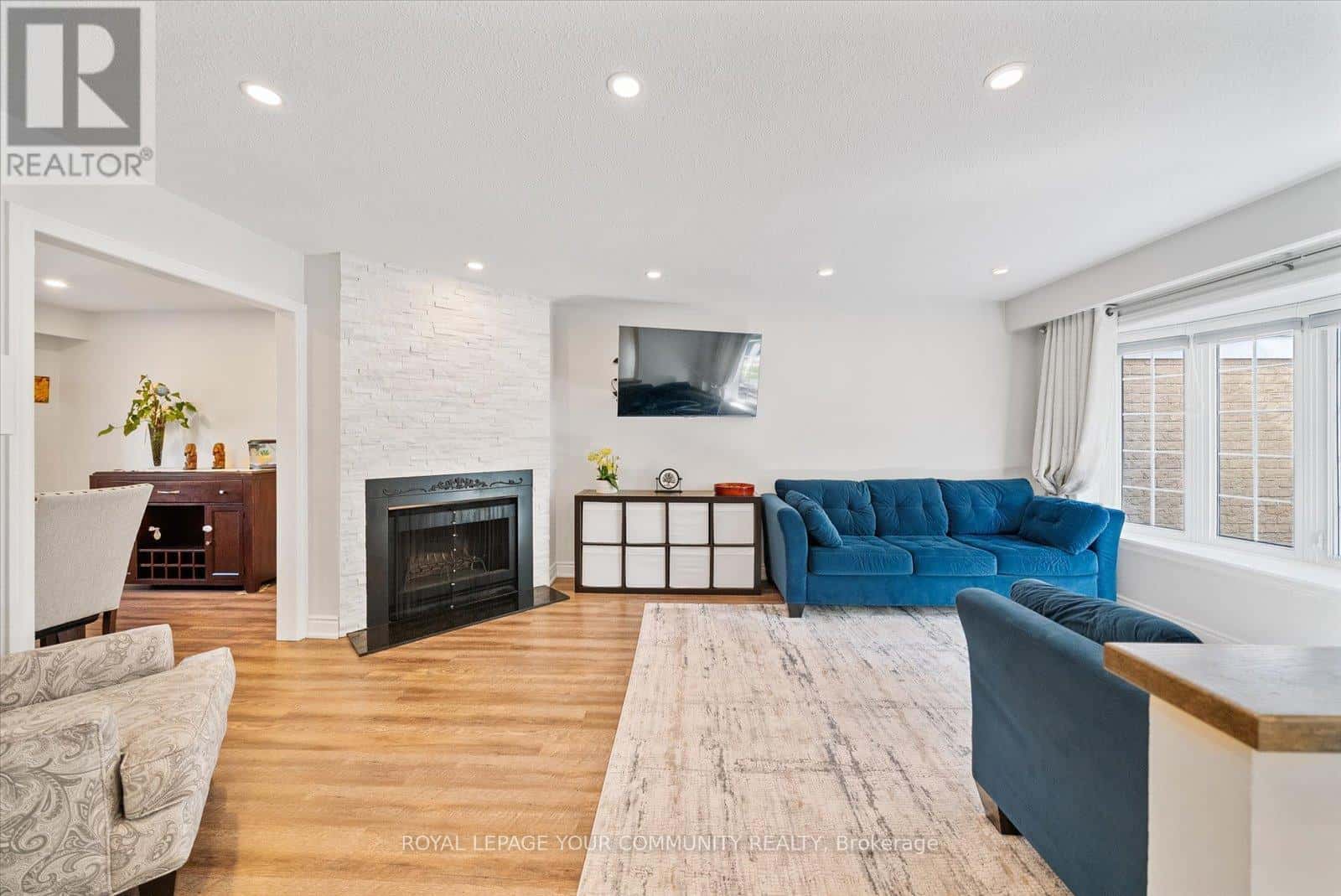 20 SANDUSKY CRESCENT — Aurora (Aurora Highlands), Ontario - Photo 4 of 25