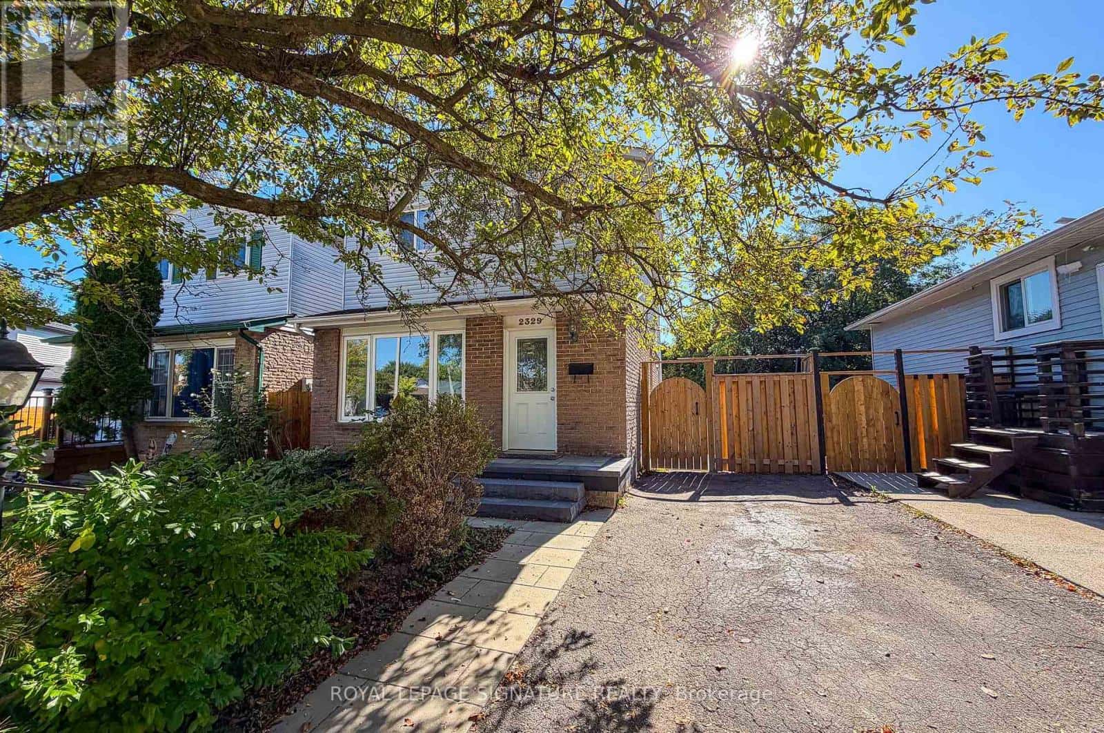 BSMT - 2329 GREENBANK TRAIL — Burlington (Brant Hills), Ontario - Photo 2 of 18