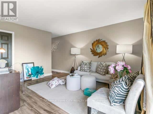 200 Charlton Avenue East 503