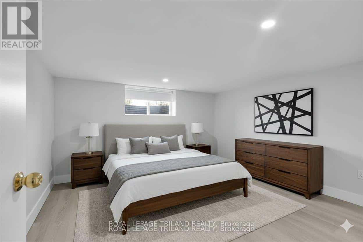 LOWER - 94 STANLEY STREET — London South (South F), Ontario - Photo 3 of 11