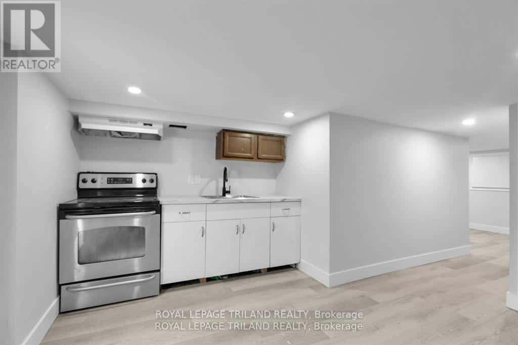 LOWER - 94 STANLEY STREET — London South (South F), Ontario - Photo 5 of 11