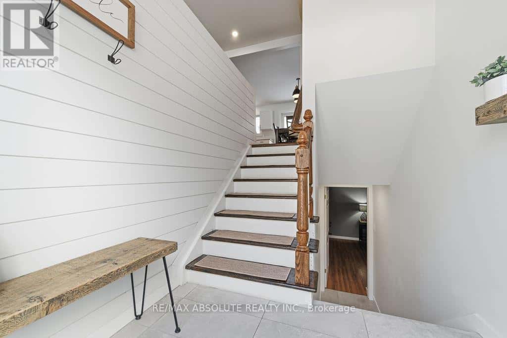 188 MILTON STEWART AVENUE — McNab/Braeside, Ontario - Photo 5 of 42