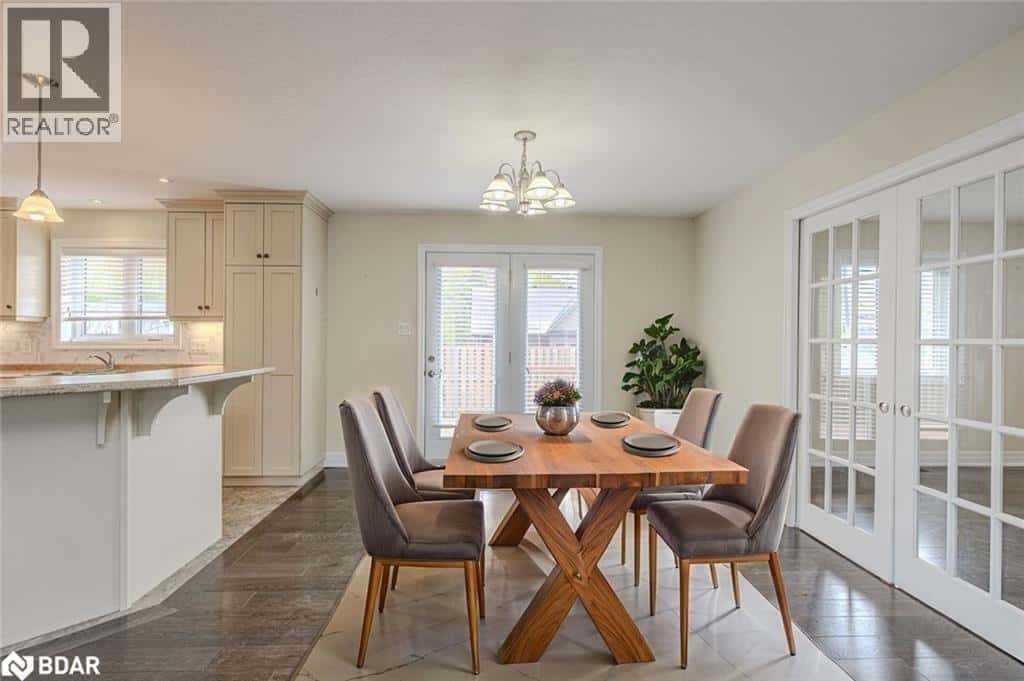 10 GREW Crescent — Penetanguishene, Ontario - Photo 4 of 18