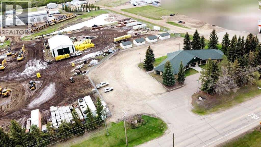 4510 50 Street S — Sedgewick, Alberta - Photo 5 of 39