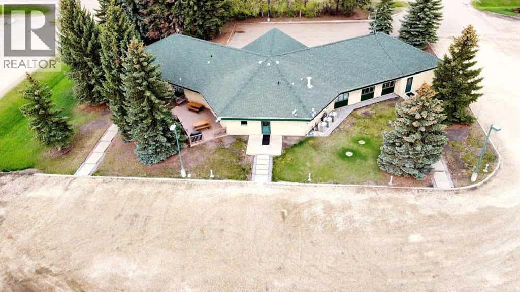 4510 50 Street S — Sedgewick, Alberta - Photo 3 of 39