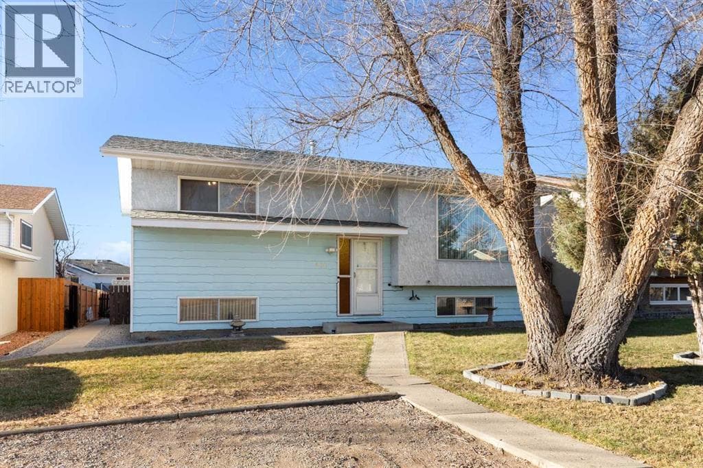 430 Main Street S — Redcliff, Alberta - Main photo