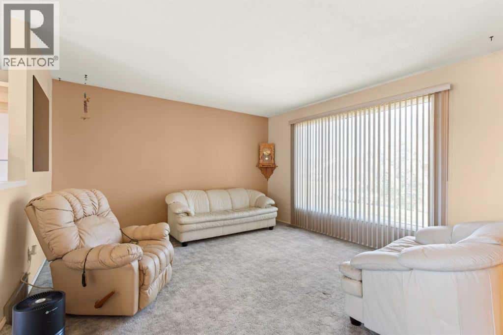 430 Main Street S — Redcliff, Alberta - Photo 5 of 40