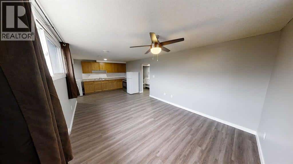 B, 9831 100A Avenue — Sexsmith, Alberta - Photo 2 of 10