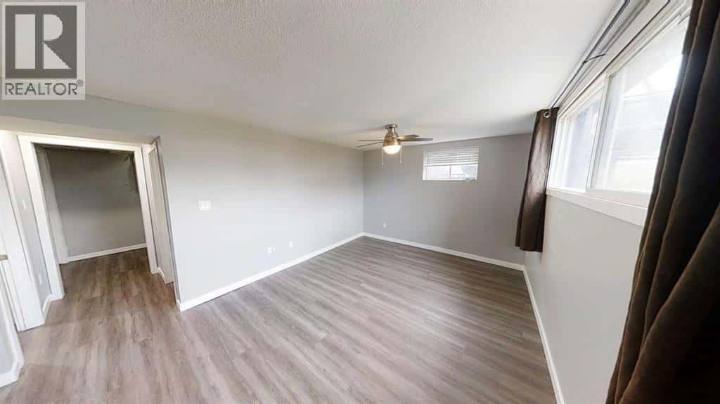 B, 9831 100A Avenue — Sexsmith, Alberta - Photo 3 of 10