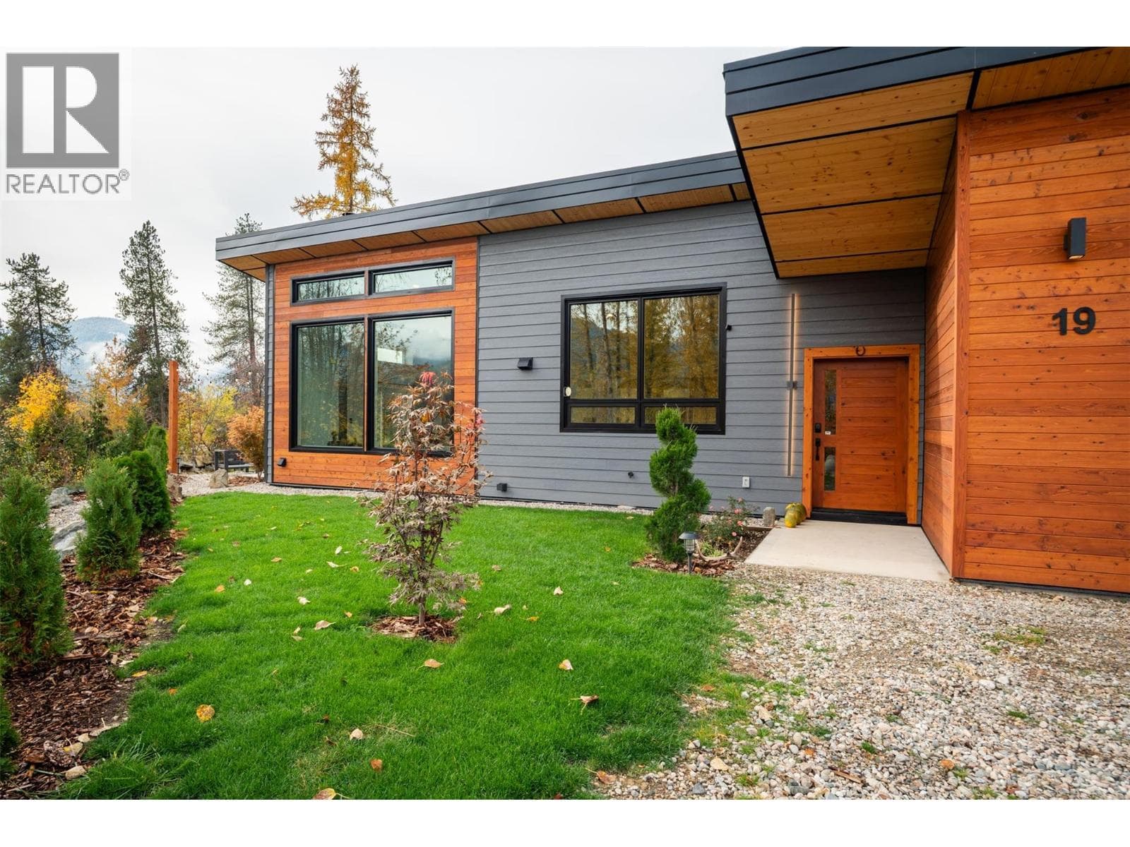 19 McKay Lane — Fruitvale, British Columbia - Main photo