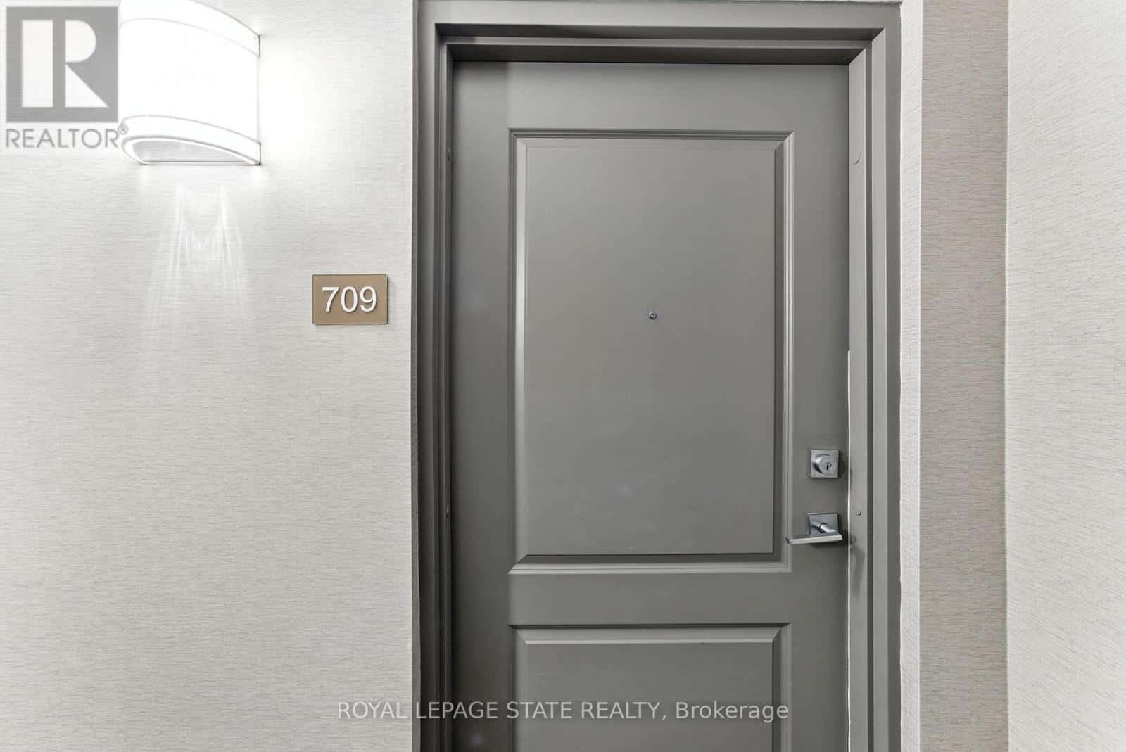 709 - 81 ROBINSON STREET — Hamilton (Durand), Ontario - Photo 4 of 35