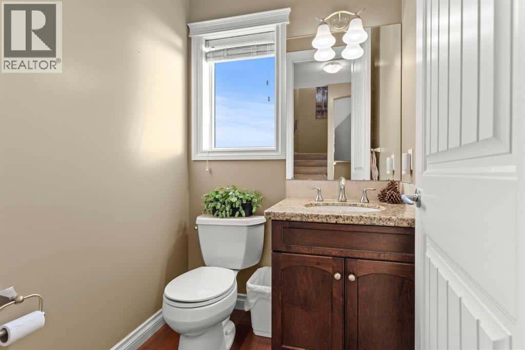 201 Regent Road SW — Diamond Valley, Alberta - Photo 5 of 34