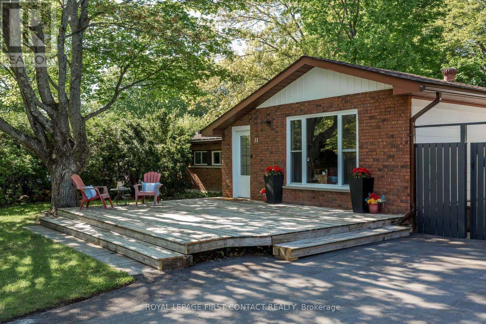 11 BROAD STREET — Penetanguishene, Ontario - Photo 3 of 45