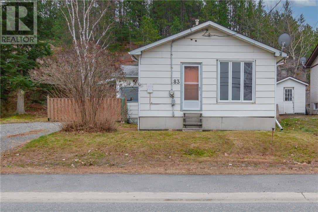 83 Hill Street — Wahnapitae, Ontario - Photo 5 of 29