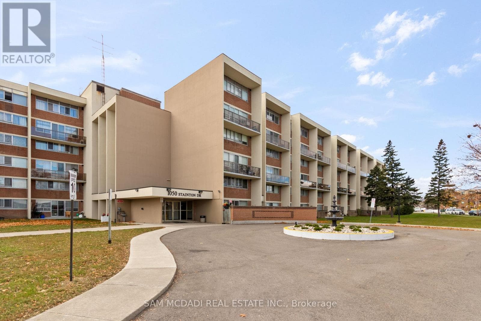 211 - 1050 STAINTON DRIVE — Mississauga (Erindale), Ontario - Main photo