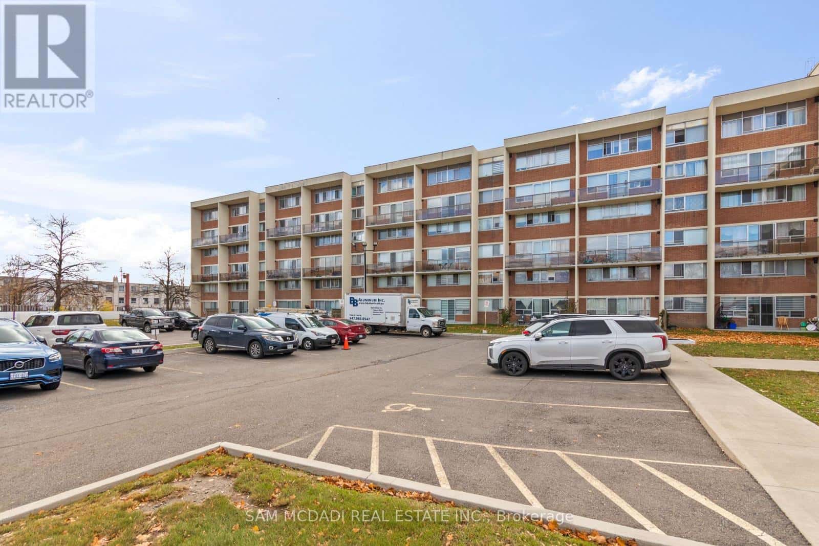 211 - 1050 STAINTON DRIVE — Mississauga (Erindale), Ontario - Photo 2 of 24