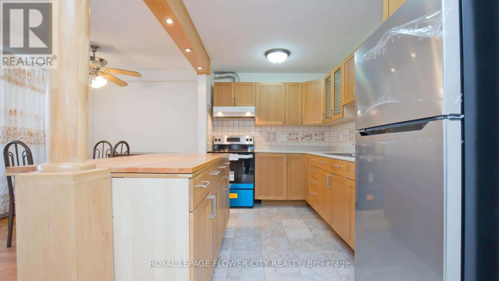 207 - 345 DRIFTWOOD AVENUE — Toronto (Black Creek), Ontario - Photo 4 of 17