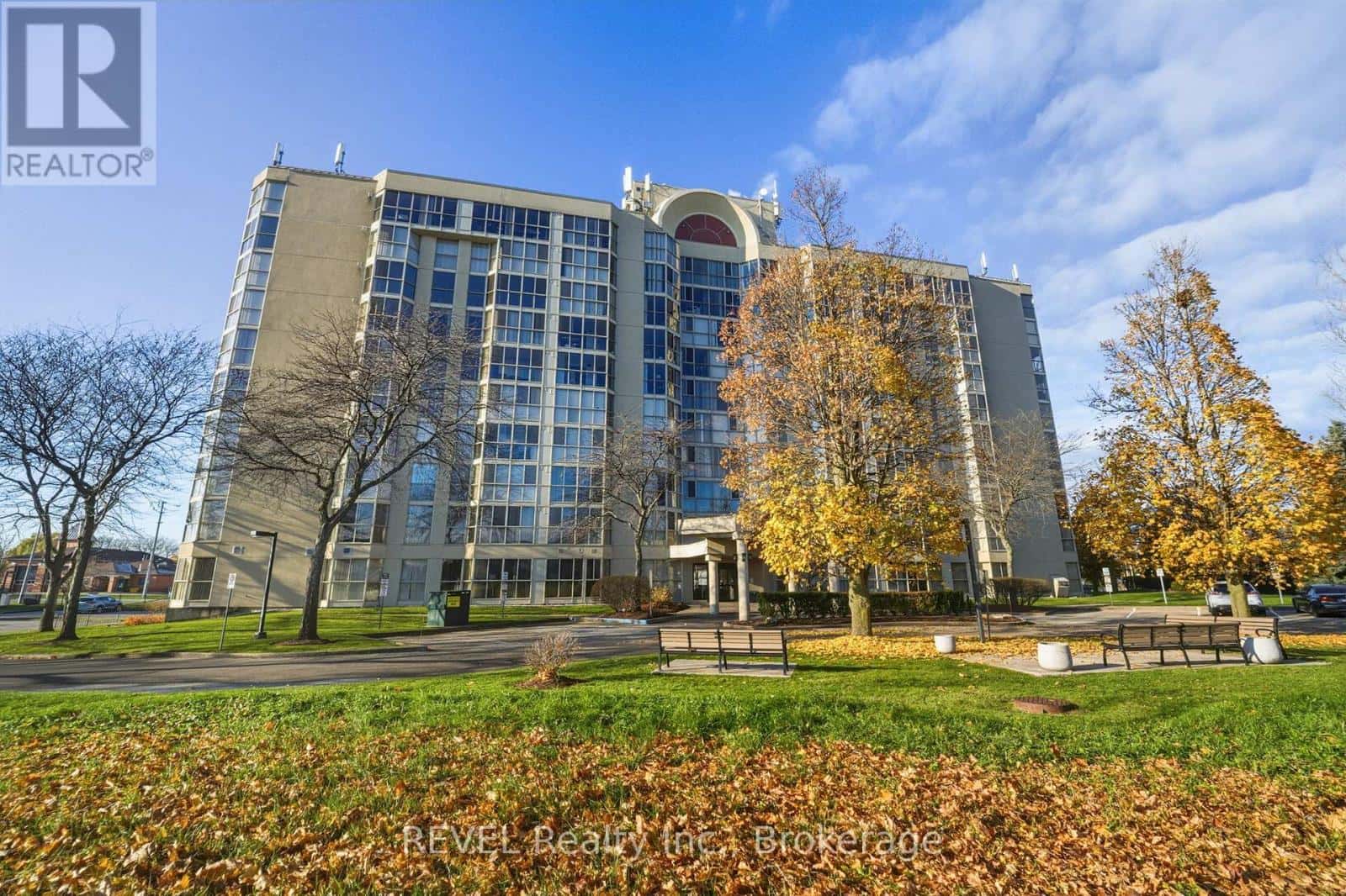 207 - 162 MARTINDALE ROAD — St. Catharines (Grapeview), Ontario - Photo 2 of 38