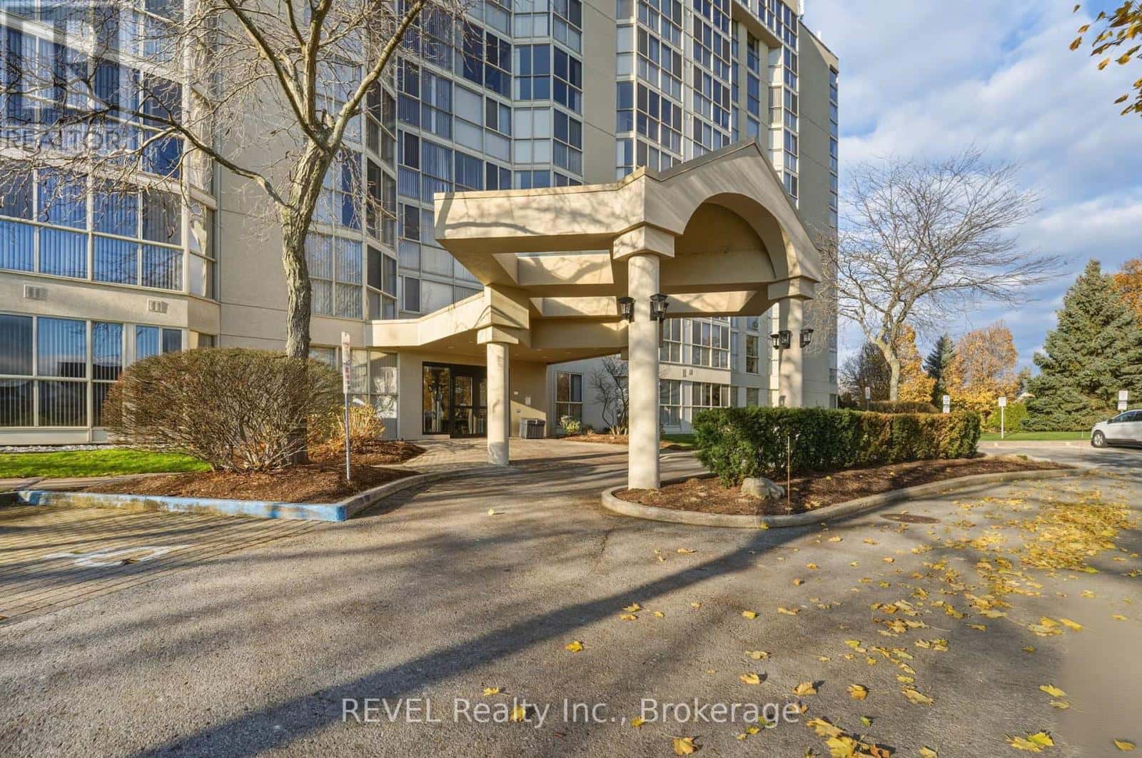 207 - 162 MARTINDALE ROAD — St. Catharines (Grapeview), Ontario - Photo 4 of 38