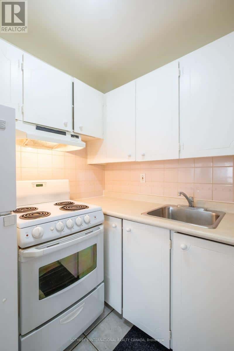 1 - 643A MT. PLEASANT ROAD — Toronto (Mount Pleasant East), Ontario - Photo 4 of 21