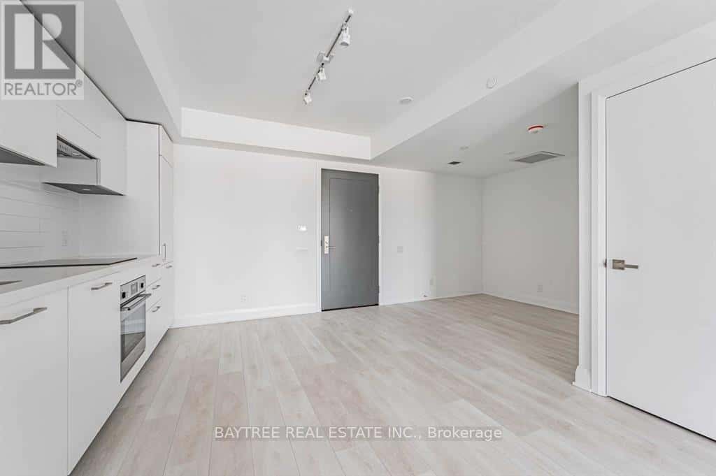 414 - 33 FREDERICK TODD WAY — Toronto (Thorncliffe Park), Ontario - Photo 3 of 20