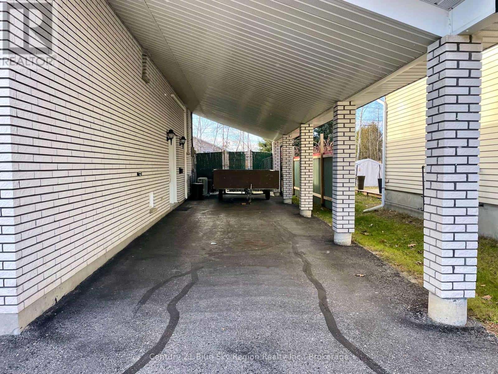 405 MAGEAU STREET — West Nipissing (Sturgeon Falls), Ontario - Photo 4 of 34