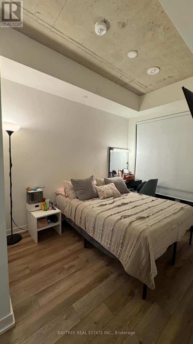 402 - 1808 ST CLAIR AVENUE W — Toronto (Weston-Pellam Park), Ontario - Photo 2 of 10