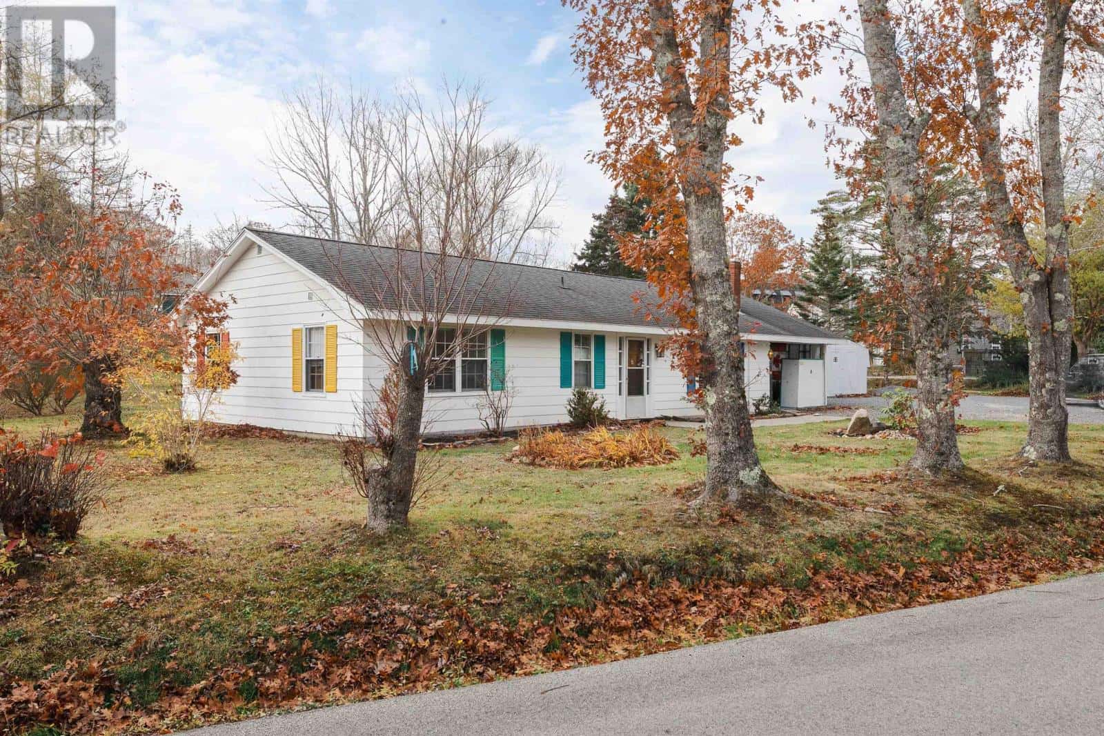 87 Prince Street — Chester, Nova Scotia - Photo 5 of 42