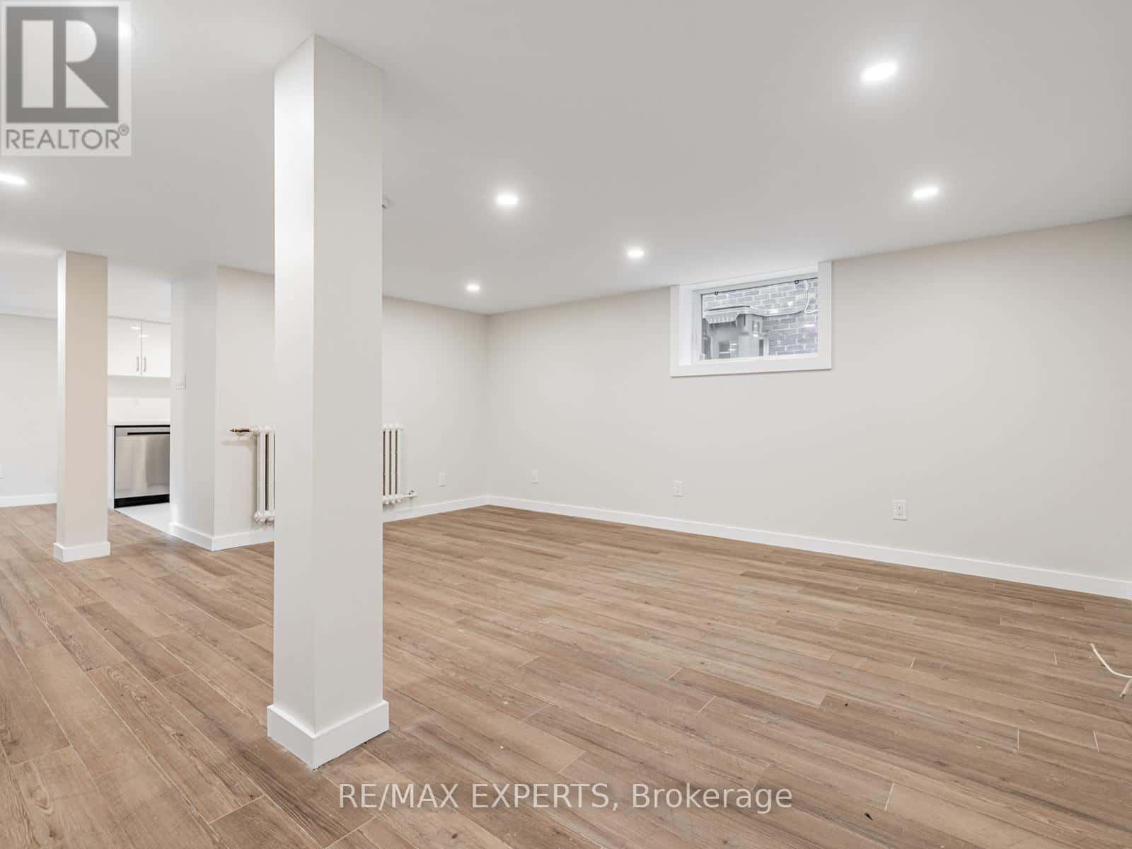 BSMT - 2103 AVENUE ROAD — Toronto (Bedford Park-Nortown), Ontario - Photo 4 of 26