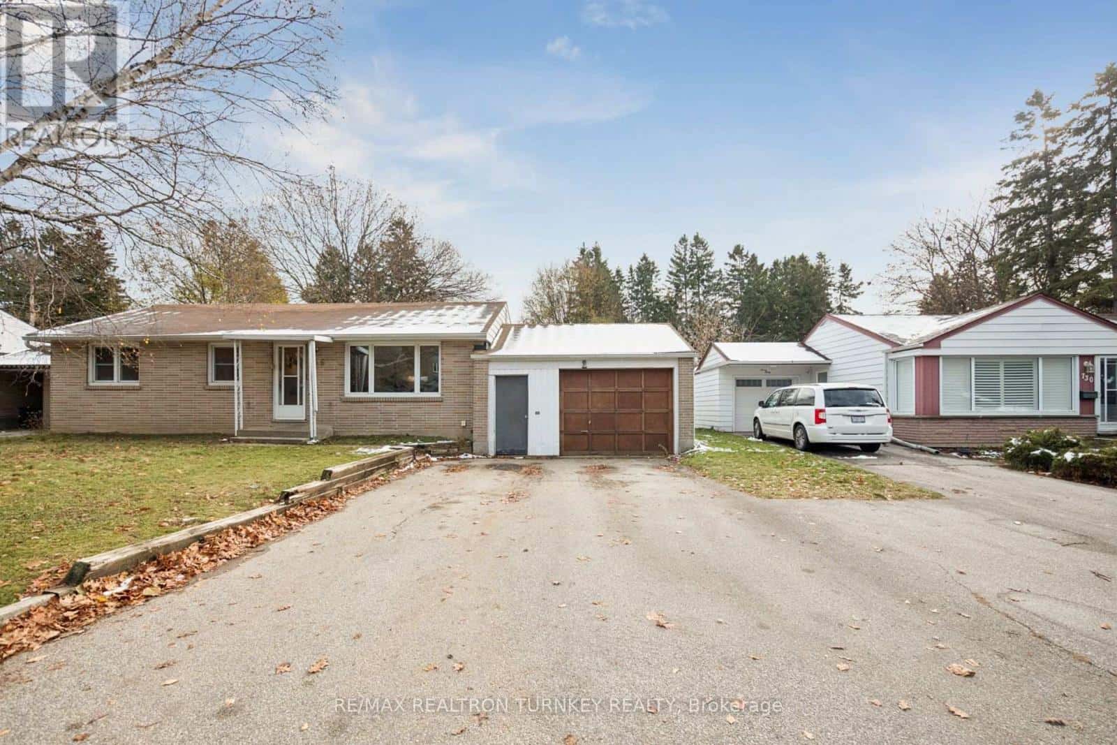 736 GRACE STREET — Newmarket (Gorham-College Manor), Ontario - Photo 4 of 44