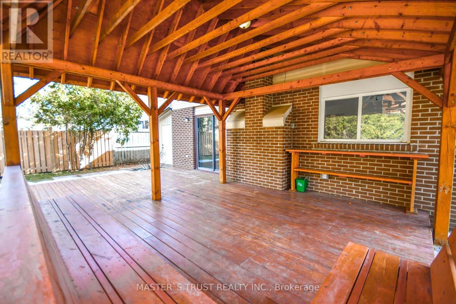 BACK UNIT - 197 BROWNING TRAIL — Barrie (Letitia Heights), Ontario - Photo 5 of 23