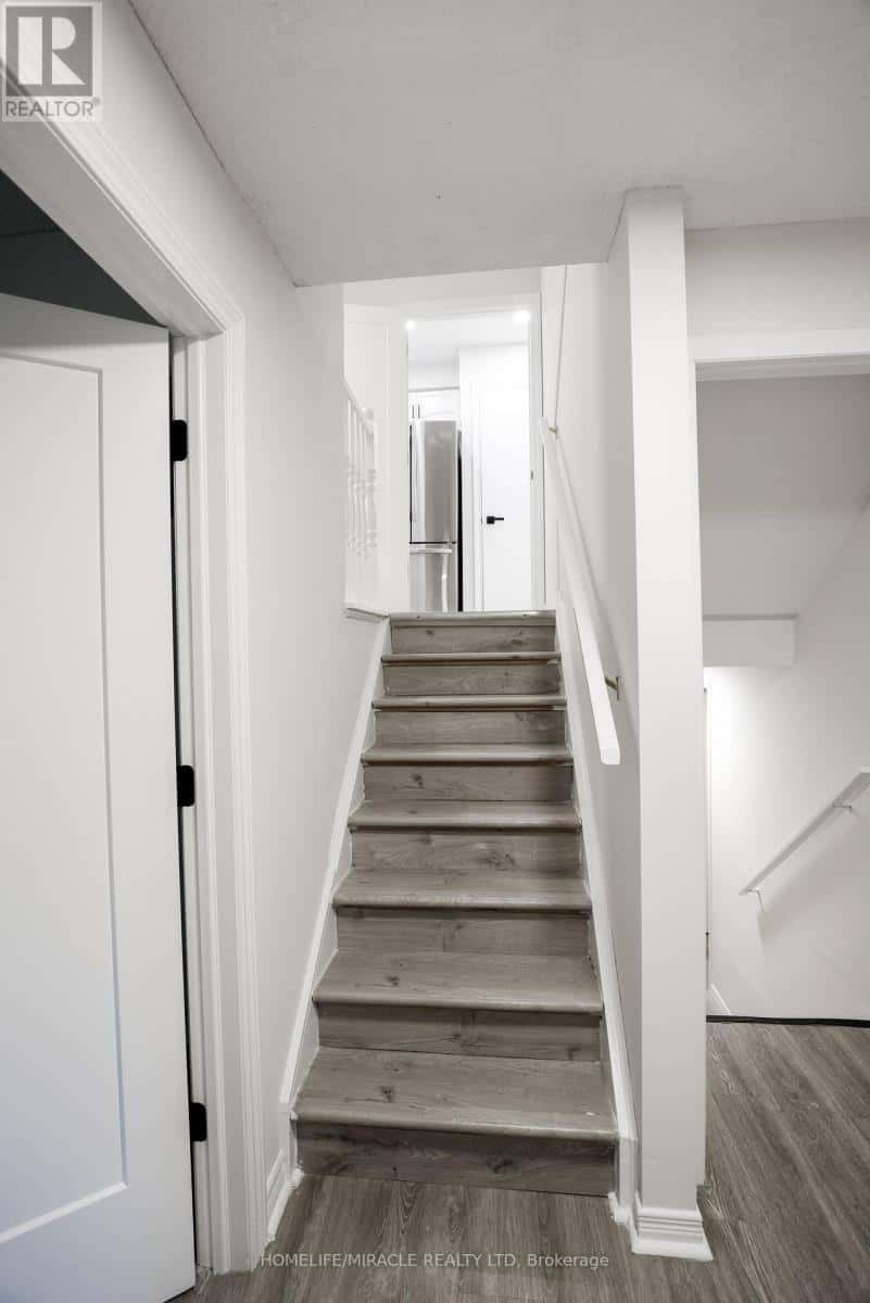 LOWER - 699 CLASSIC DRIVE — London East (East P), Ontario - Photo 3 of 14