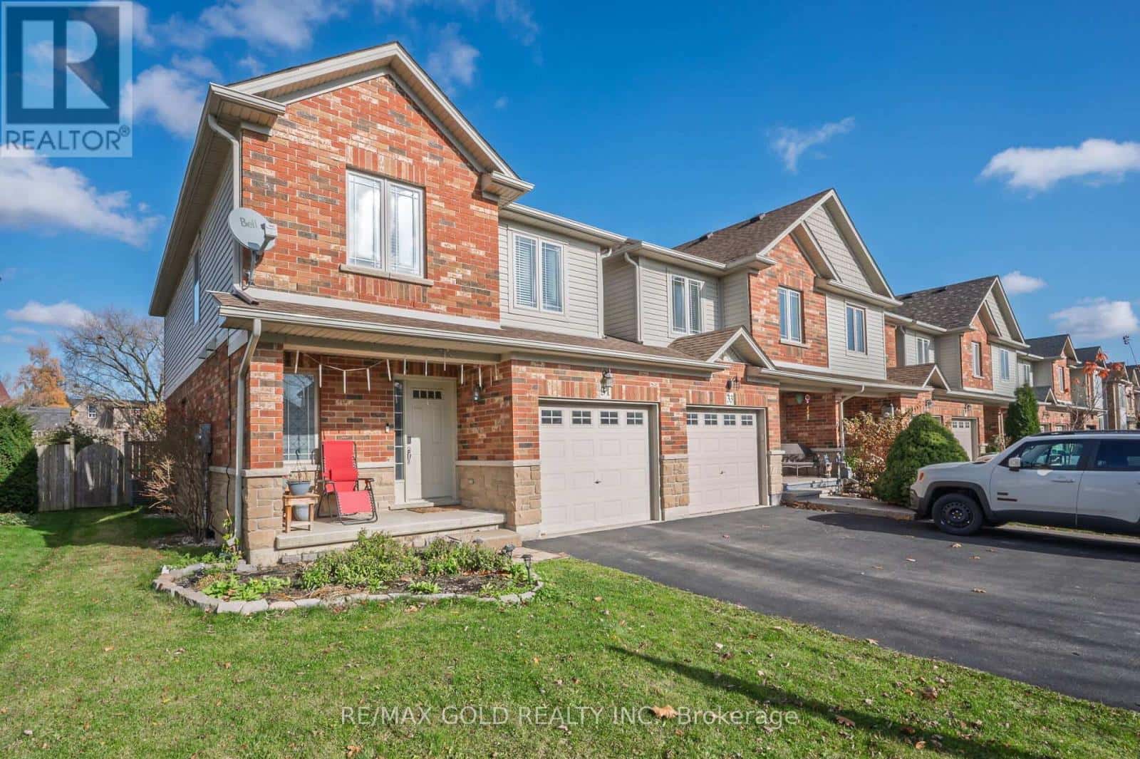 31 DONALD BELL DRIVE — Hamilton (Binbrook), Ontario - Photo 4 of 40