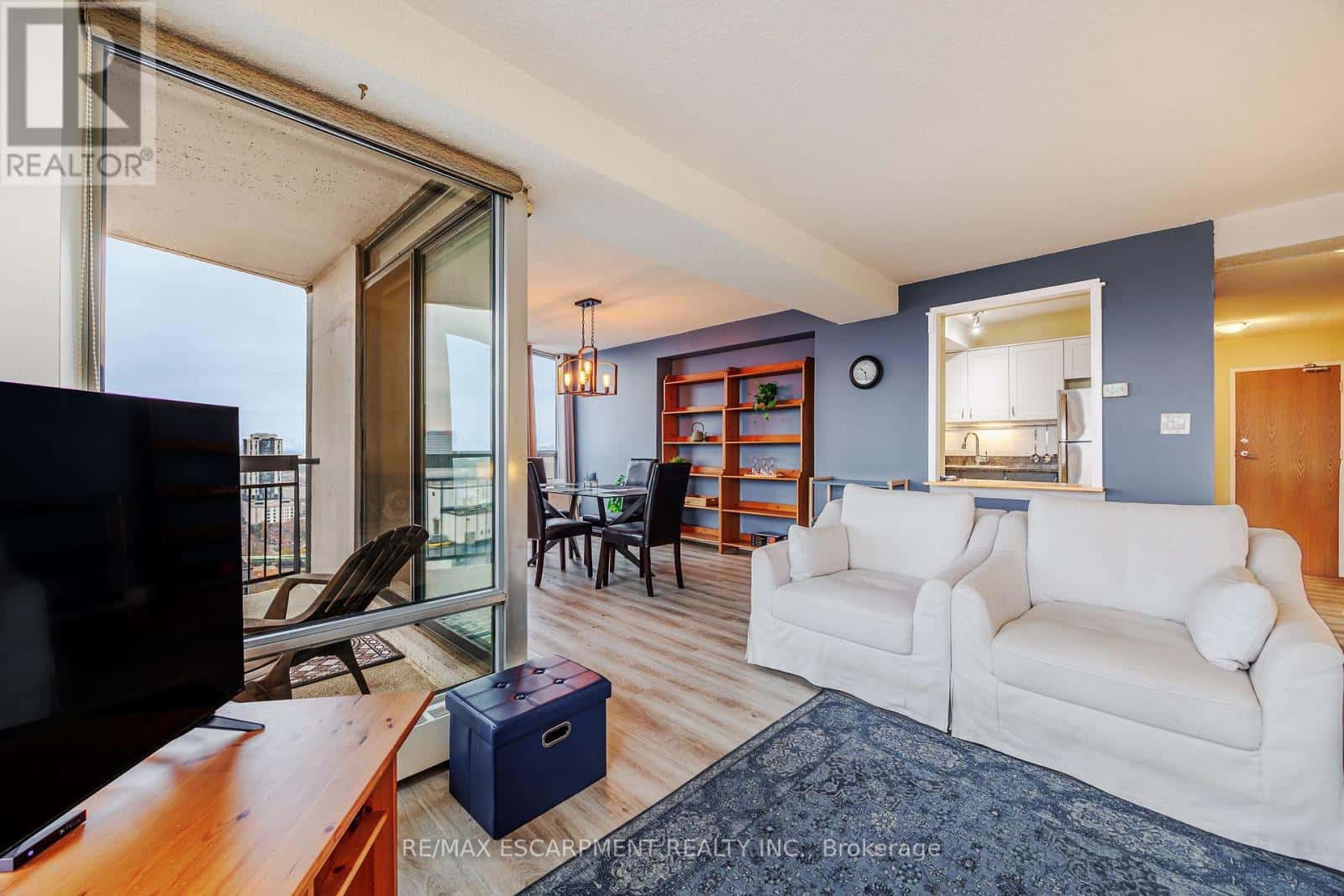 2604 - 150 CHARLTON AVENUE E — Hamilton (Corktown), Ontario - Photo 5 of 28