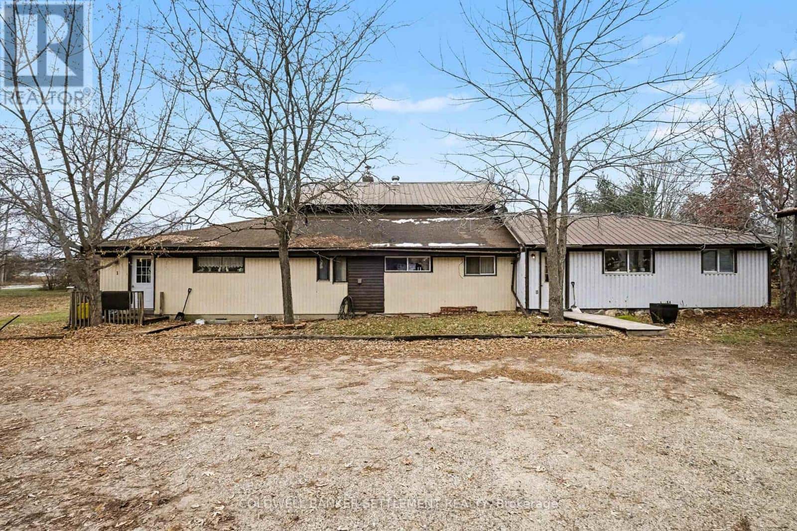 1092 RIDEAU FERRY ROAD — Drummond/North Elmsley, Ontario - Photo 4 of 16