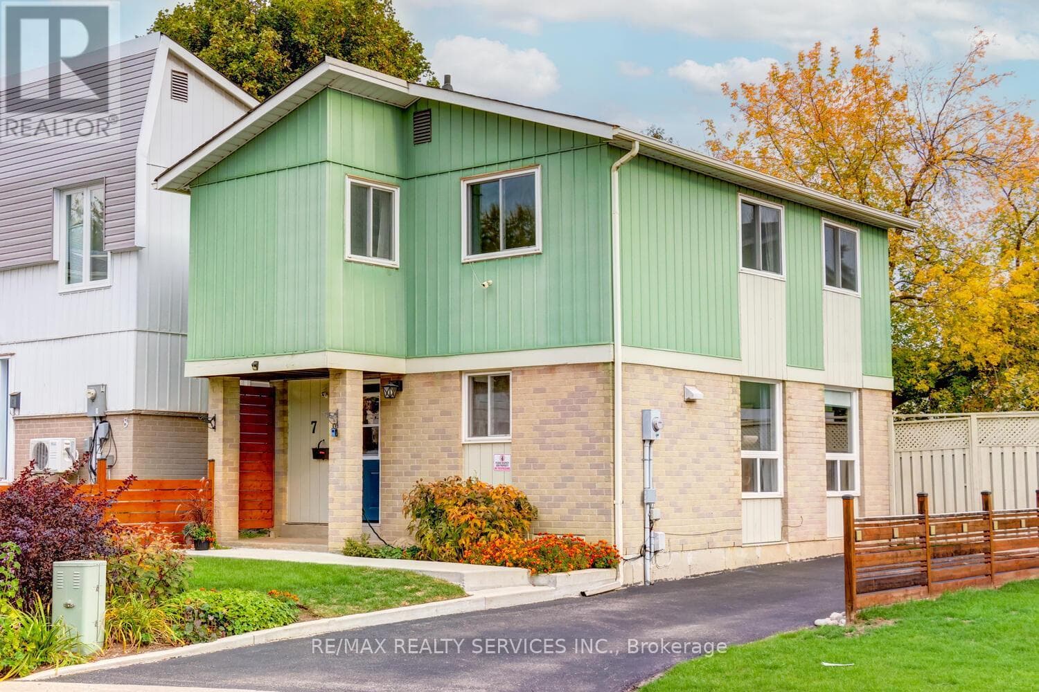 7 HAMLET COURT — Brampton (Central Park), Ontario - Main photo