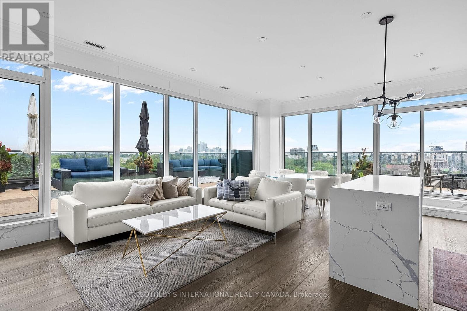 901 - 6 PARKWOOD AVENUE — Toronto (Casa Loma), Ontario - Main photo