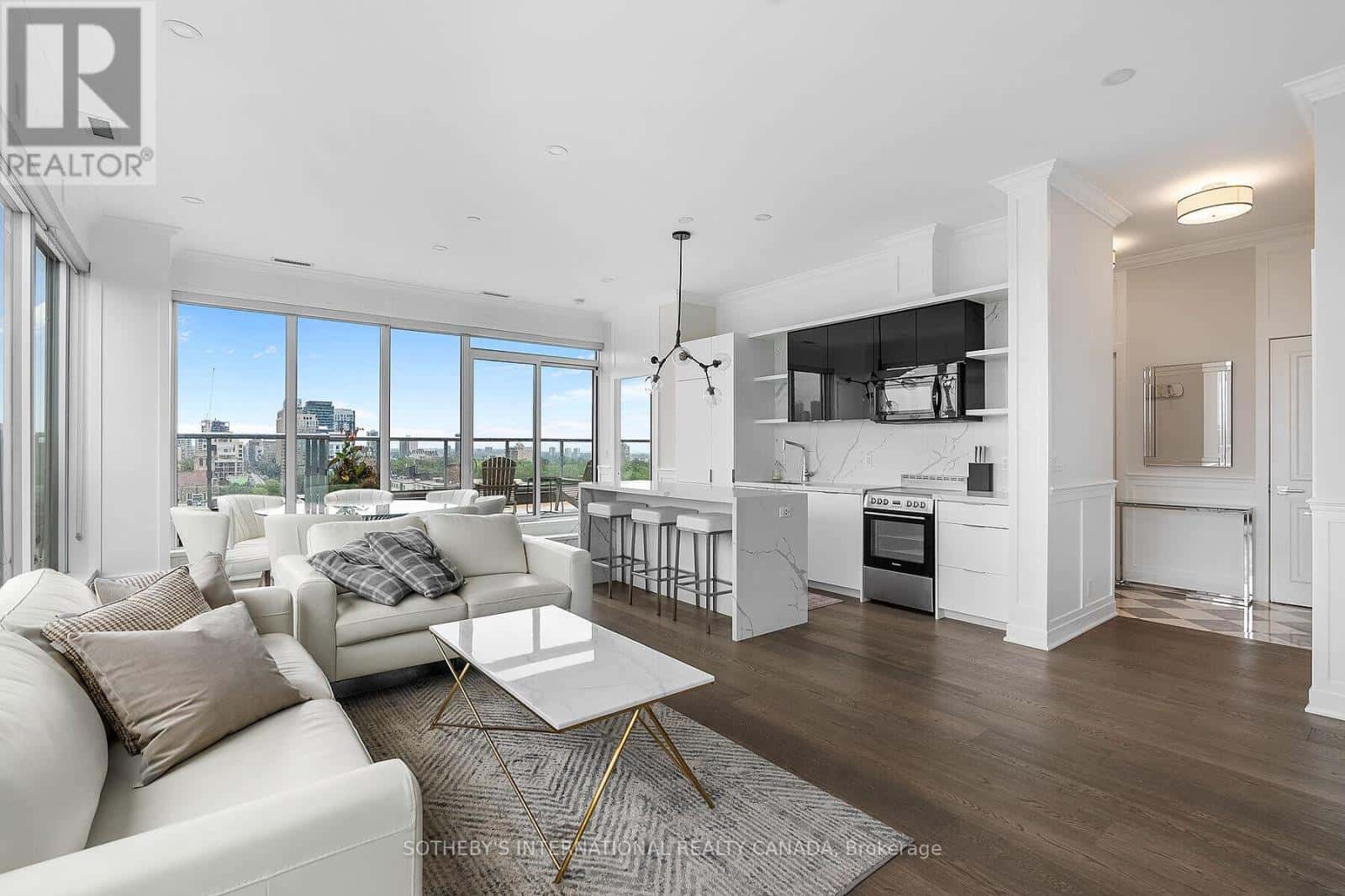 901 - 6 PARKWOOD AVENUE — Toronto (Casa Loma), Ontario - Photo 4 of 50