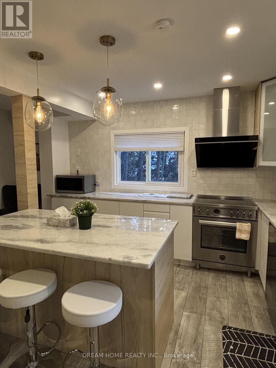 UPPER - 160 OLDE BAYVIEW AVENUE — Richmond Hill (Oak Ridges Lake Wilcox), Ontario - Main photo